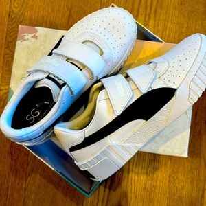 Selena Gomez x Puma Cali Velcro B&W x SG Women’s 7 new in box. HARD TO FIND!